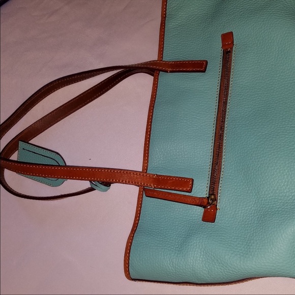 Dooney & Bourke Pebbled Leather Tote. - Picture 4 of 7